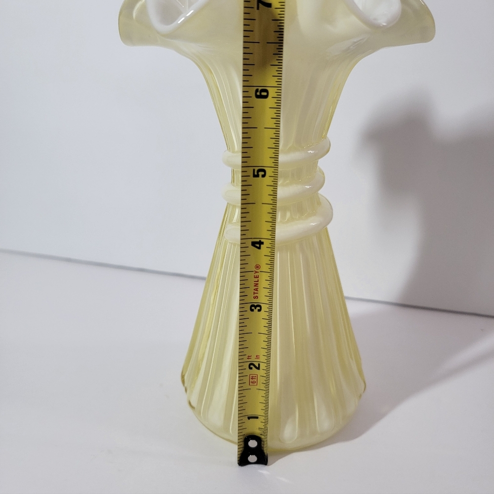 Fenton Rare Case Glass Butterscotch Wheat Vase White Overlay 7 3/4" Ruffle Vtg - Picture 5 of 6